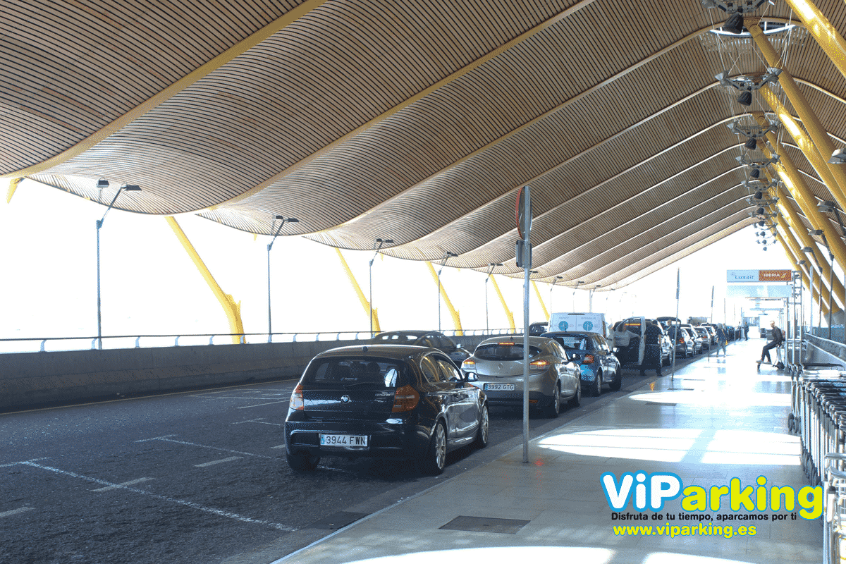 Foto parking terminal t4 aeropuerto Madrid